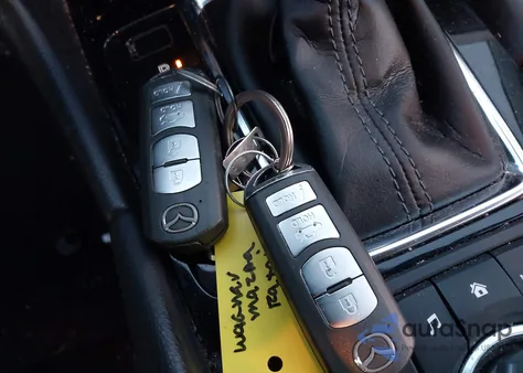 2018 Mazda Mazda3 Sport из США, поврежденный, VIN 3MZBN1U70JM179613